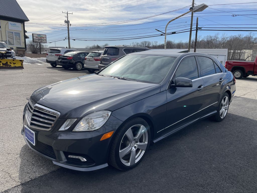 2011 Mercedes-Benz E-Class Image 3