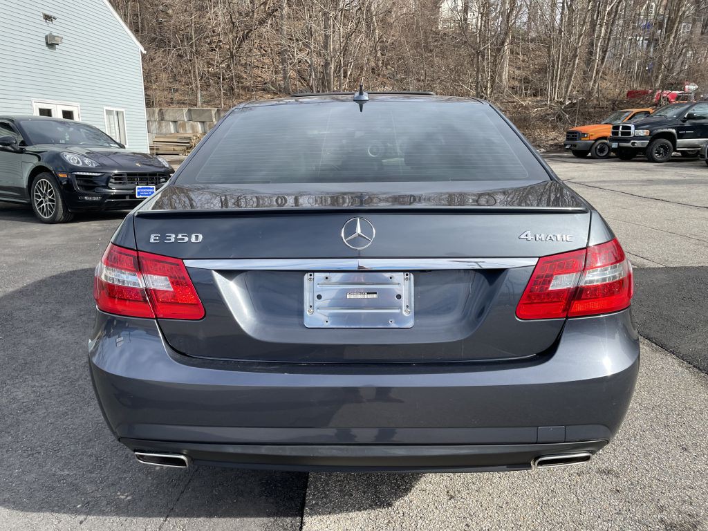 2011 Mercedes-Benz E-Class Image 6