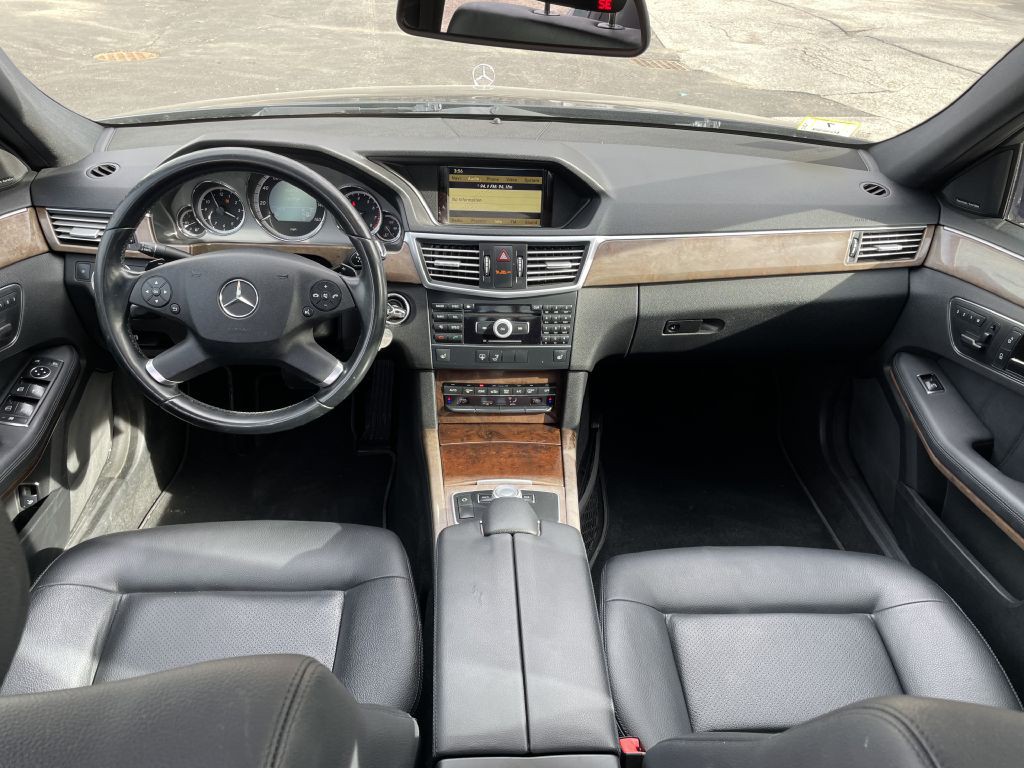 2011 Mercedes-Benz E-Class Image 10