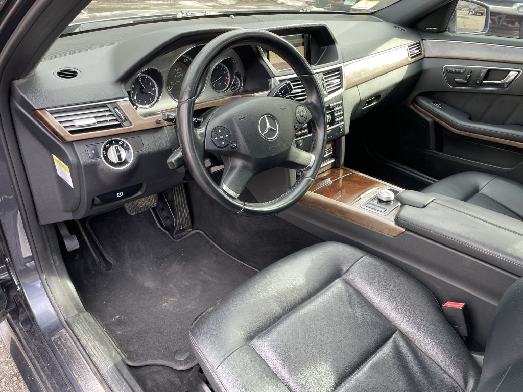 2011 Mercedes-Benz E-Class Image 17