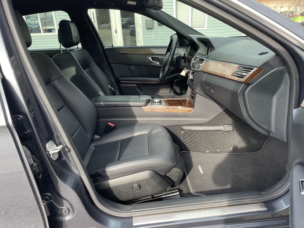 2011 Mercedes-Benz E-Class Image 20