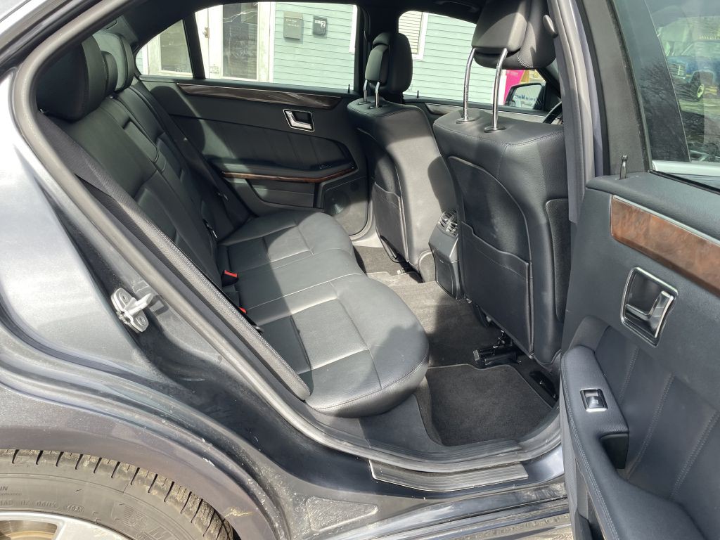 2011 Mercedes-Benz E-Class Image 21
