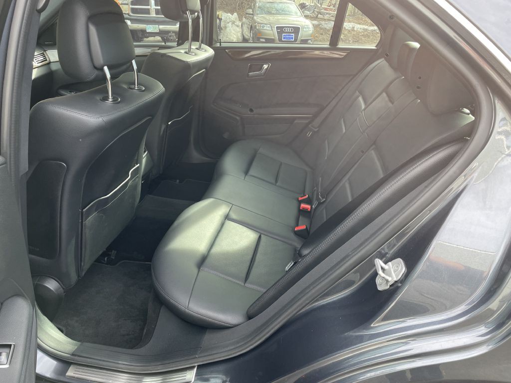 2011 Mercedes-Benz E-Class Image 22