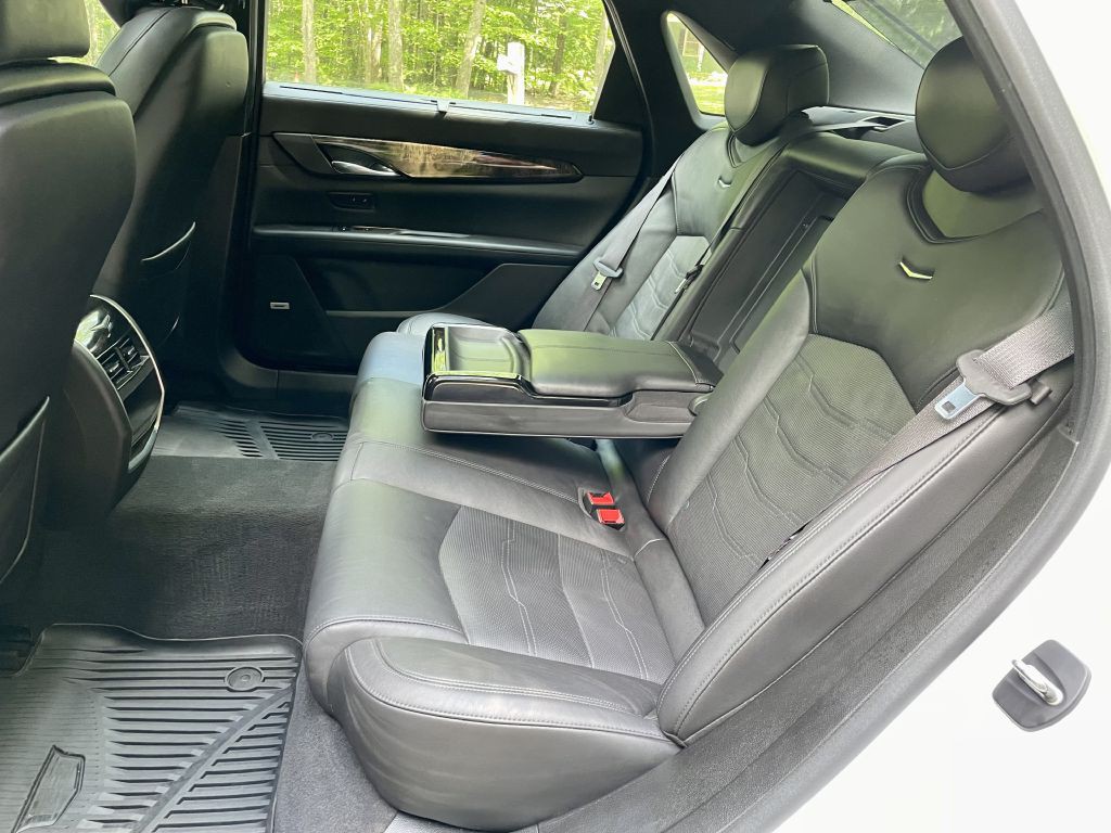 2017 Cadillac CT6 Image 31