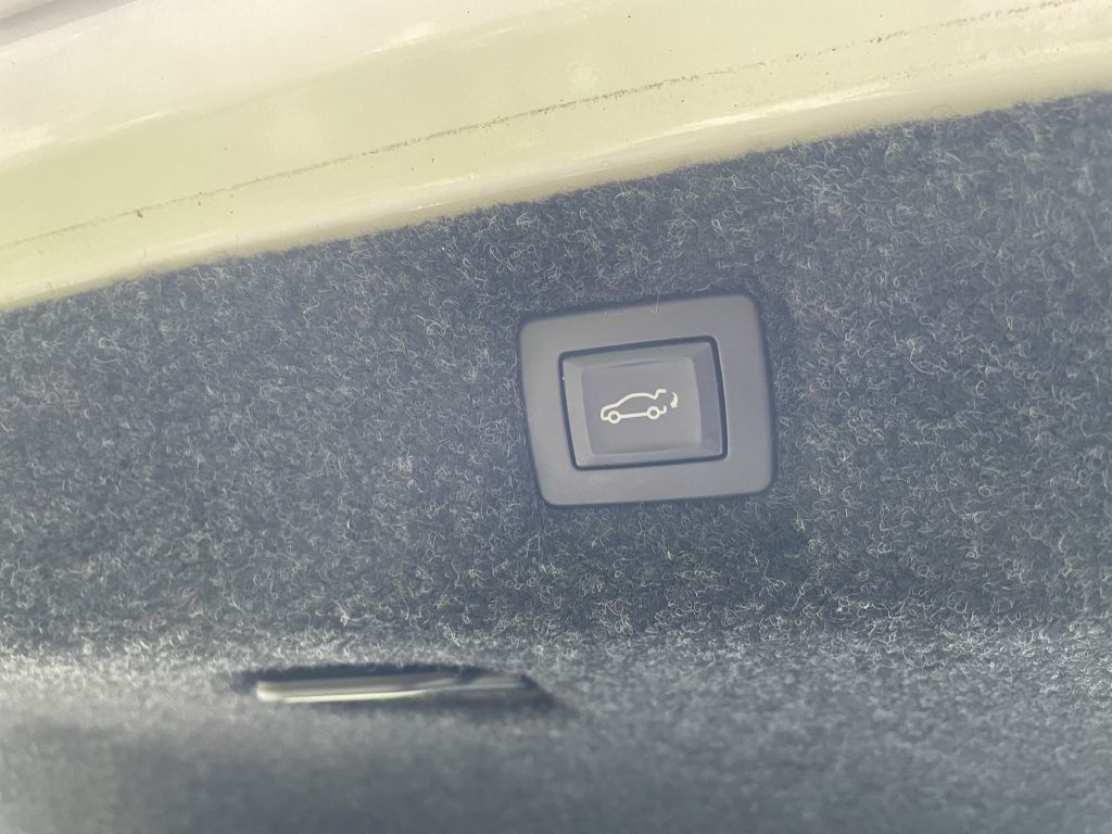 2017 Cadillac CT6 Image 40