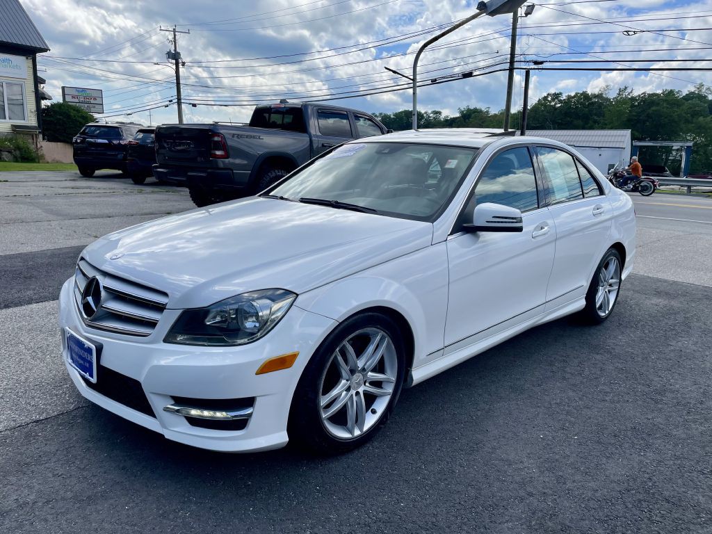 2013 Mercedes-Benz C-Class Image 3