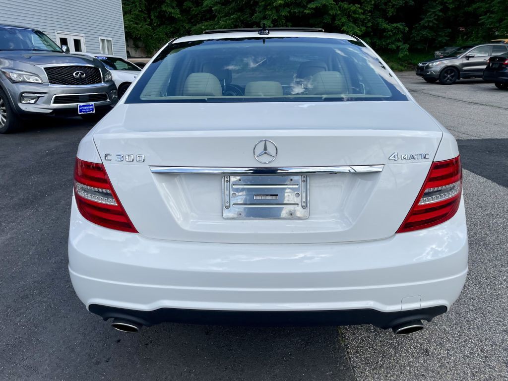 2013 Mercedes-Benz C-Class Image 6
