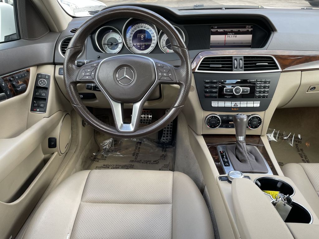 2013 Mercedes-Benz C-Class Image 9