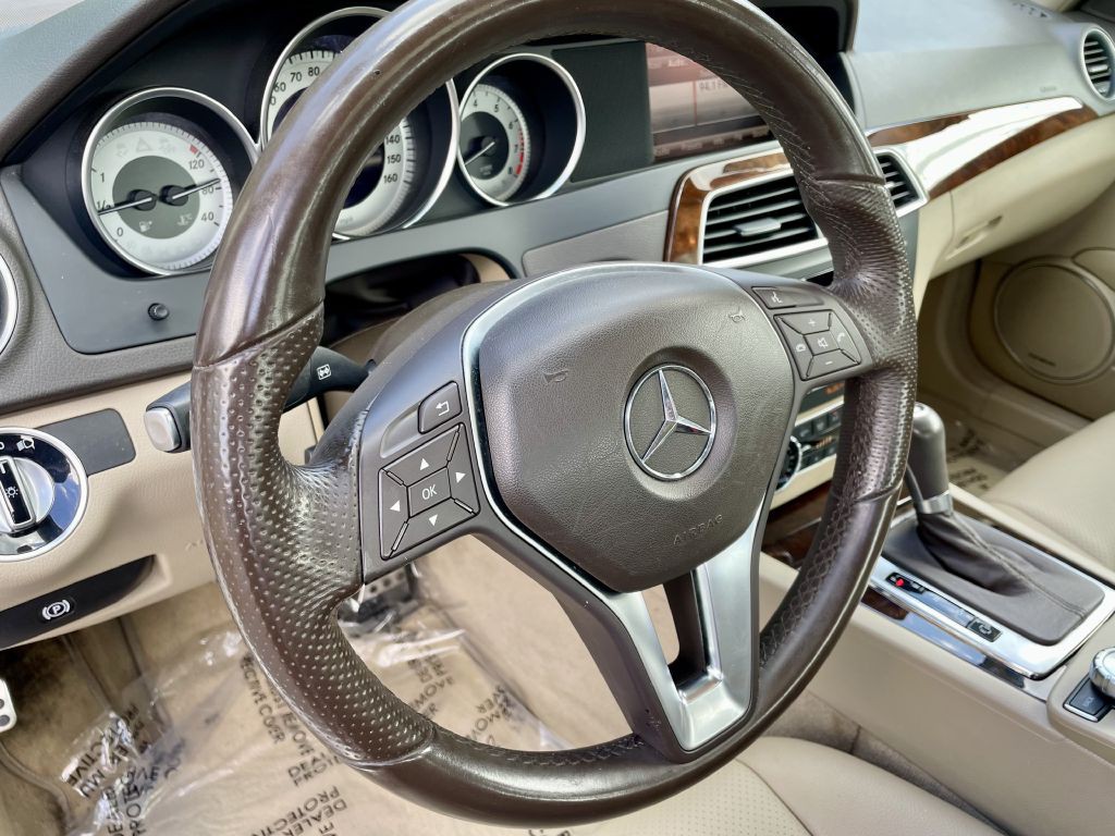 2013 Mercedes-Benz C-Class Image 11