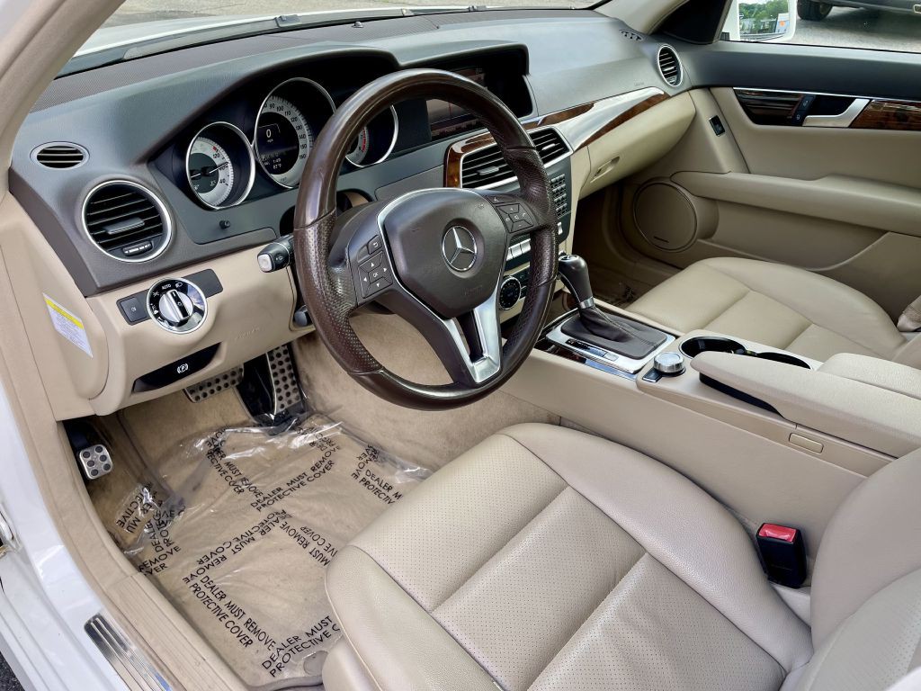 2013 Mercedes-Benz C-Class Image 17
