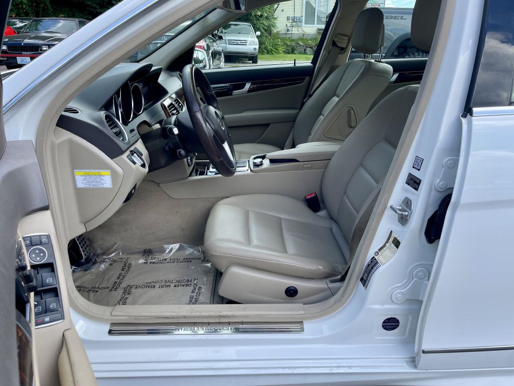 2013 Mercedes-Benz C-Class Image 18