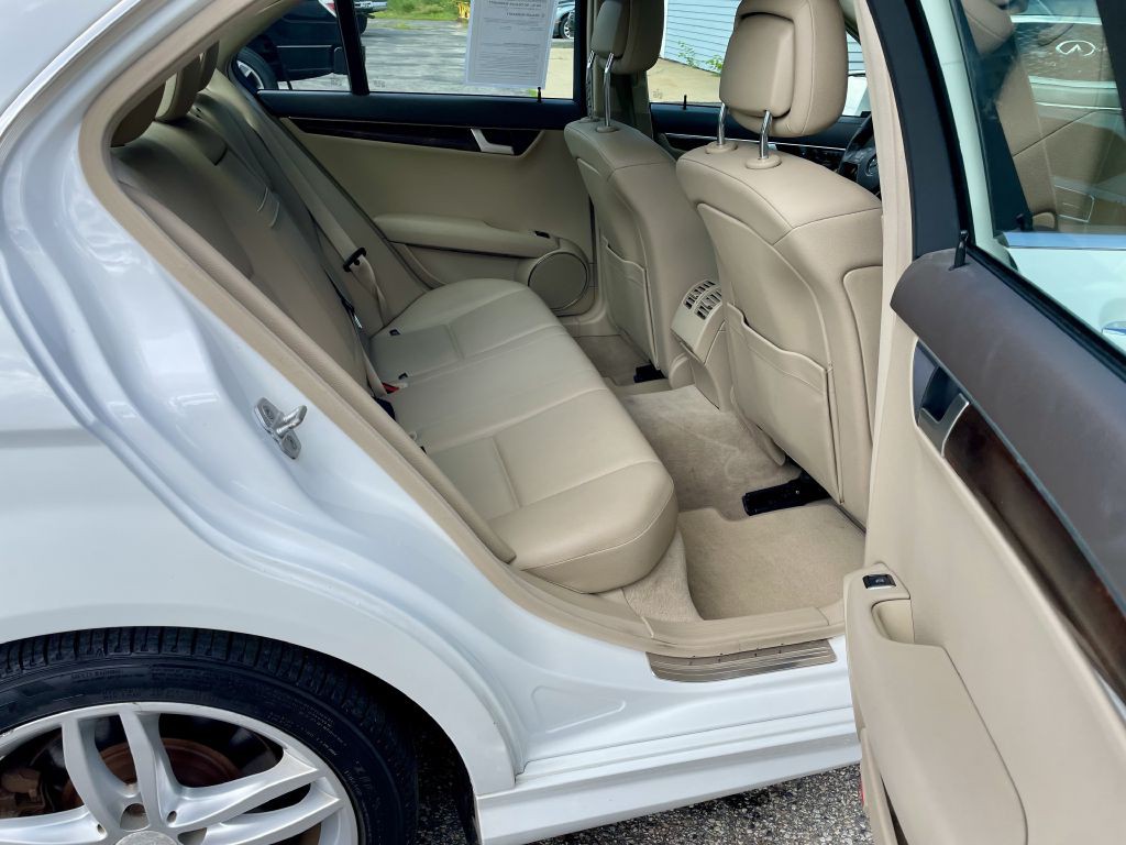 2013 Mercedes-Benz C-Class Image 21