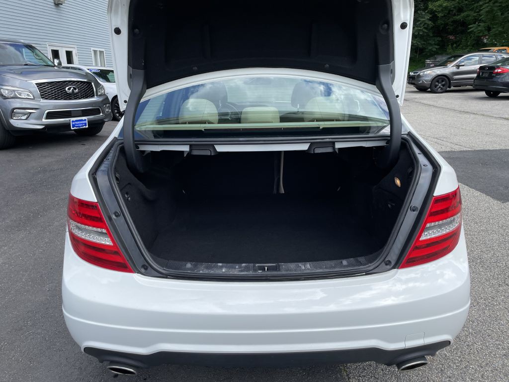 2013 Mercedes-Benz C-Class Image 25
