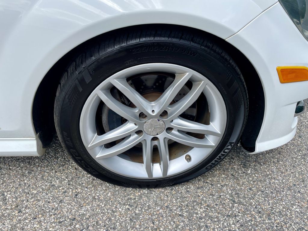 2013 Mercedes-Benz C-Class Image 26
