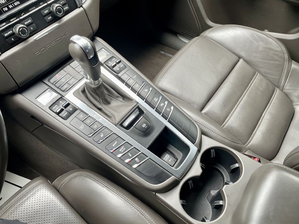 2015 Porsche Macan Image 16