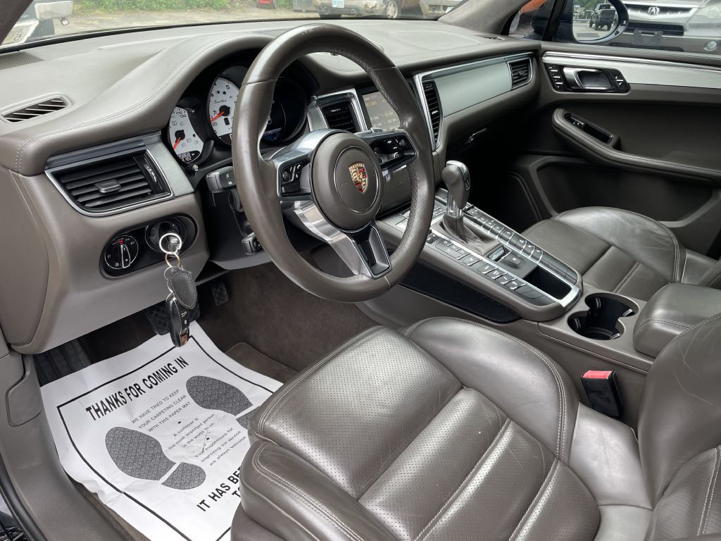 2015 Porsche Macan Image 19