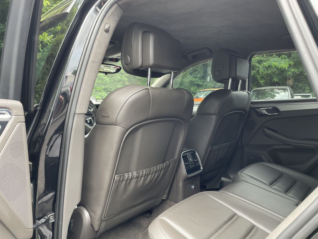2015 Porsche Macan Image 27