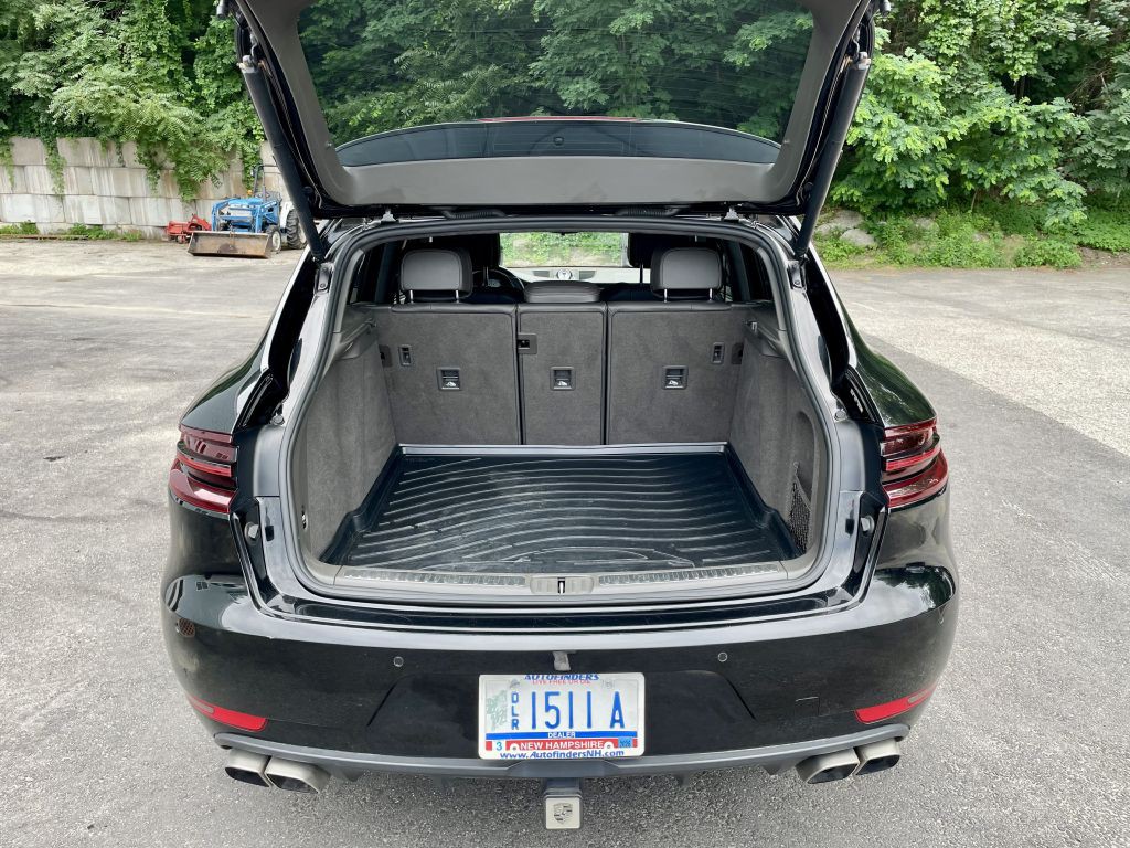 2015 Porsche Macan Image 34