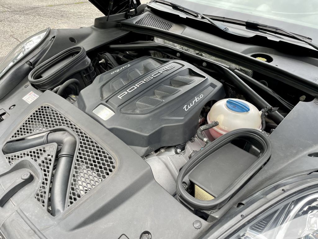 2015 Porsche Macan Image 36