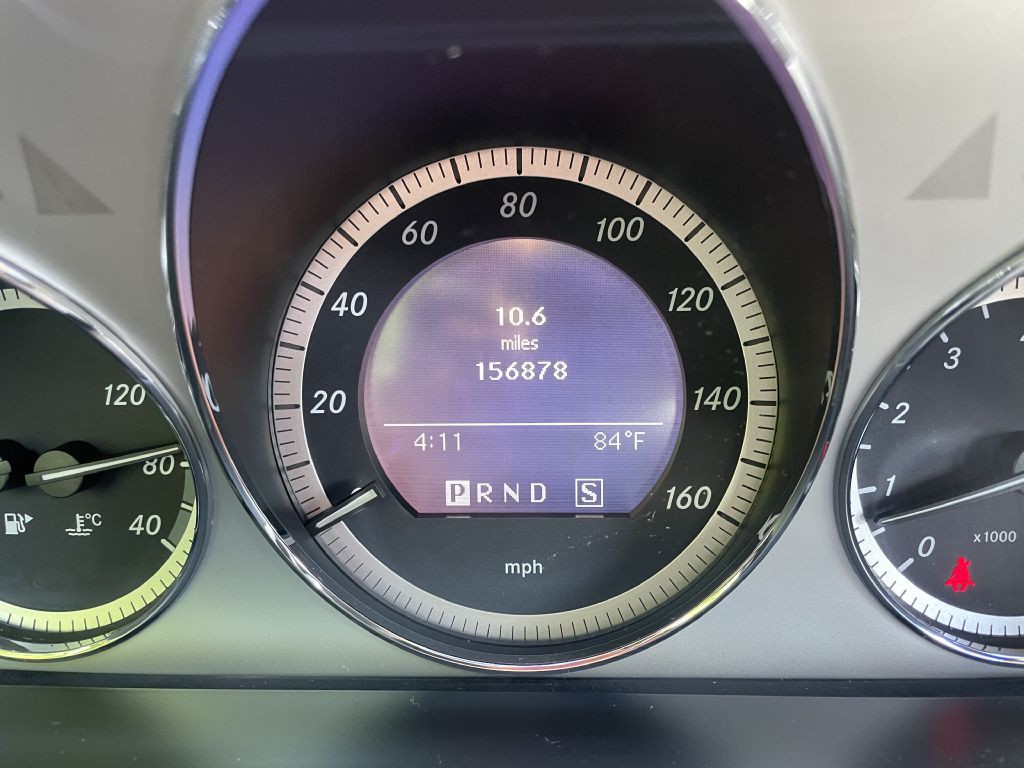 2009 Mercedes-Benz C-Class Image 12