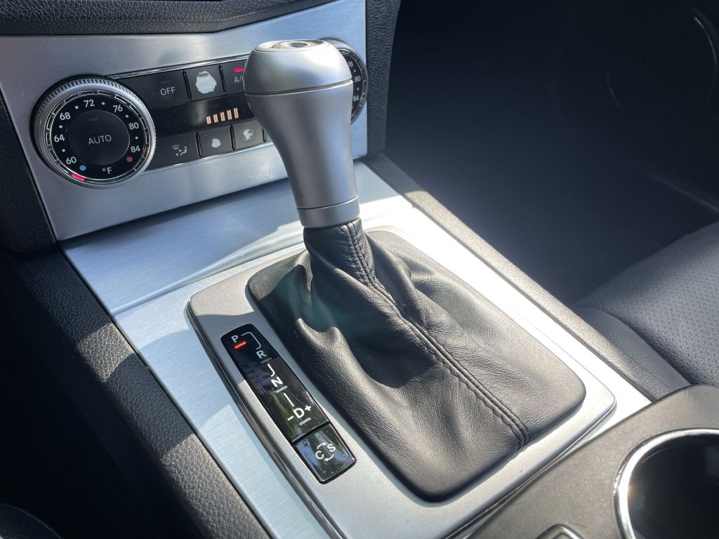2009 Mercedes-Benz C-Class Image 14