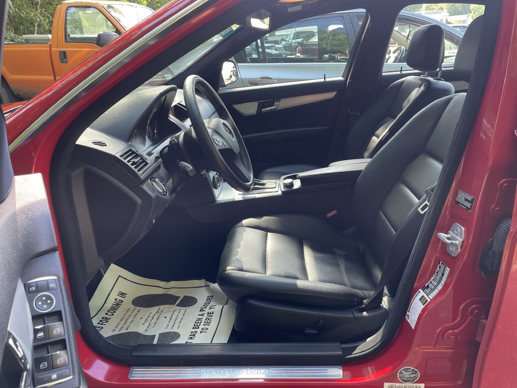2009 Mercedes-Benz C-Class Image 17