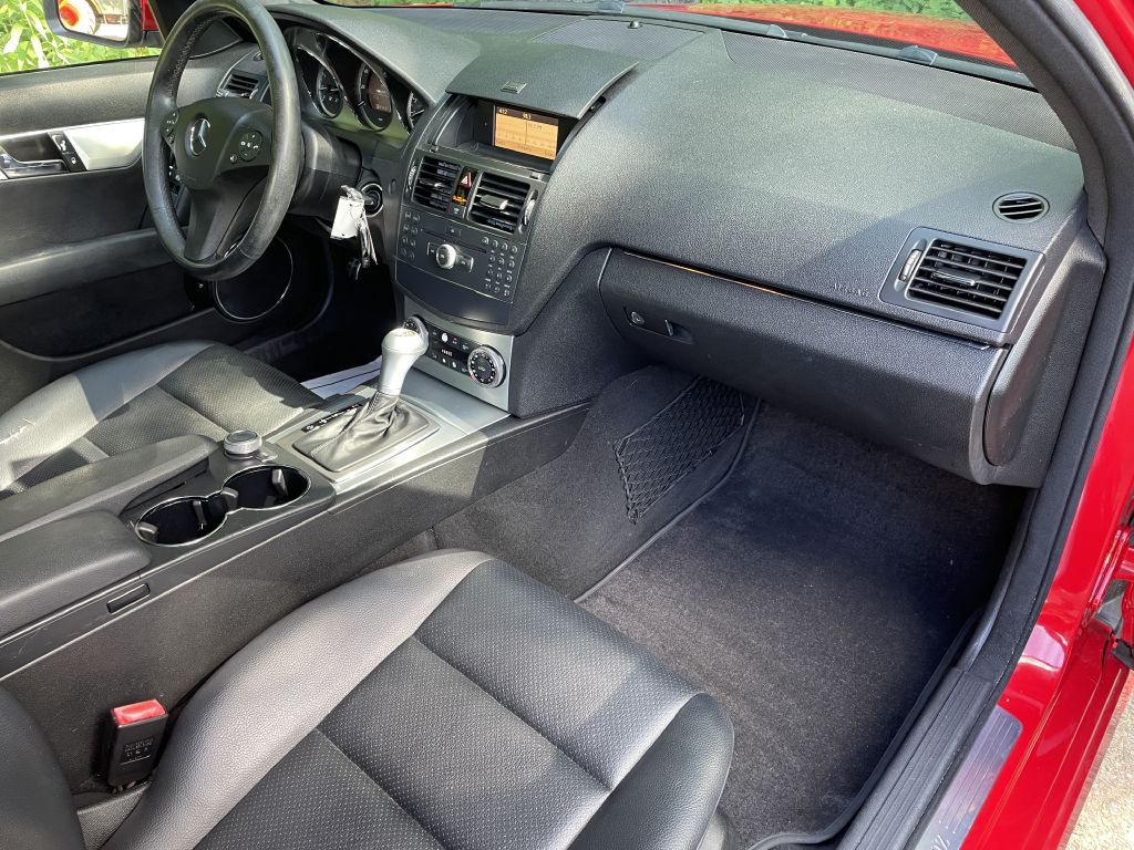 2009 Mercedes-Benz C-Class Image 18