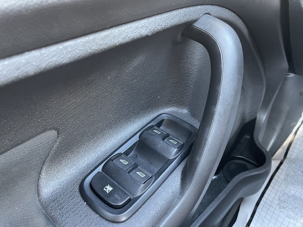 2018 Ford Fiesta Image 16