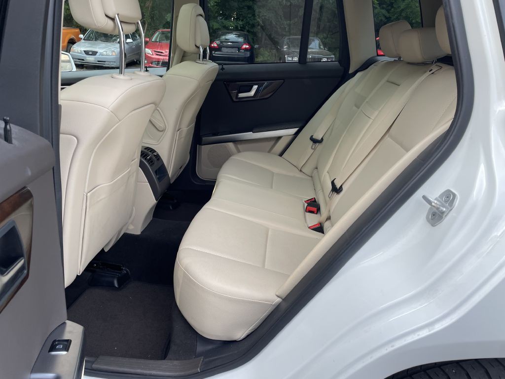 2015 Mercedes-Benz GLK-Class Image 28