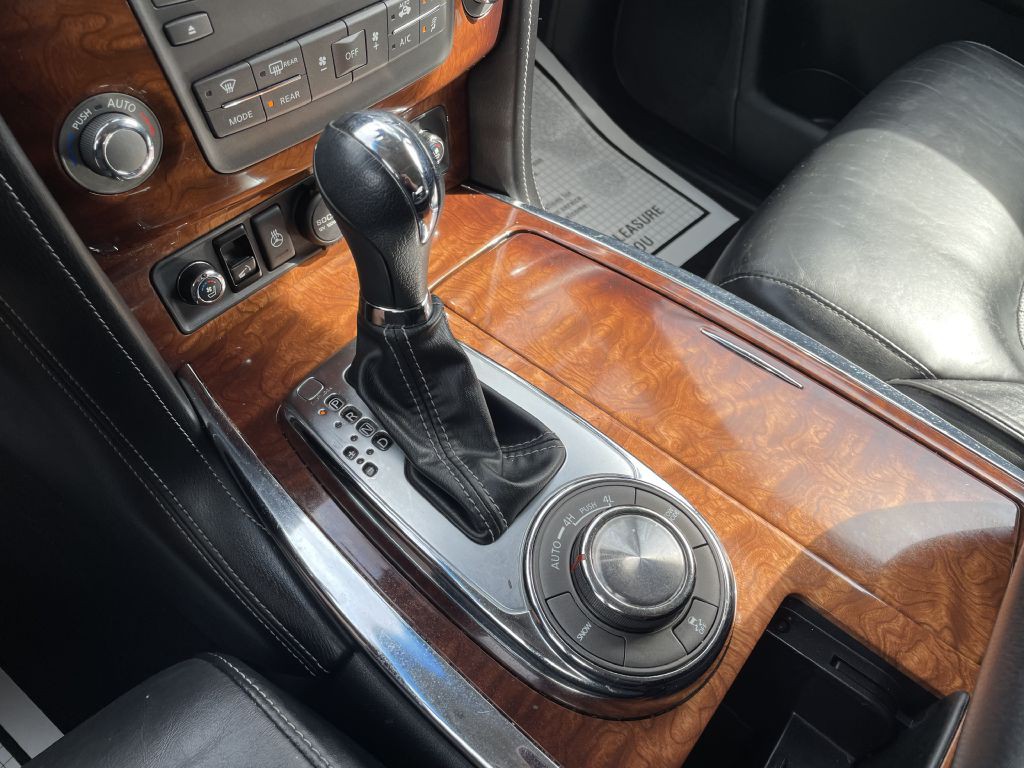 2016 INFINITI QX80 Image 16