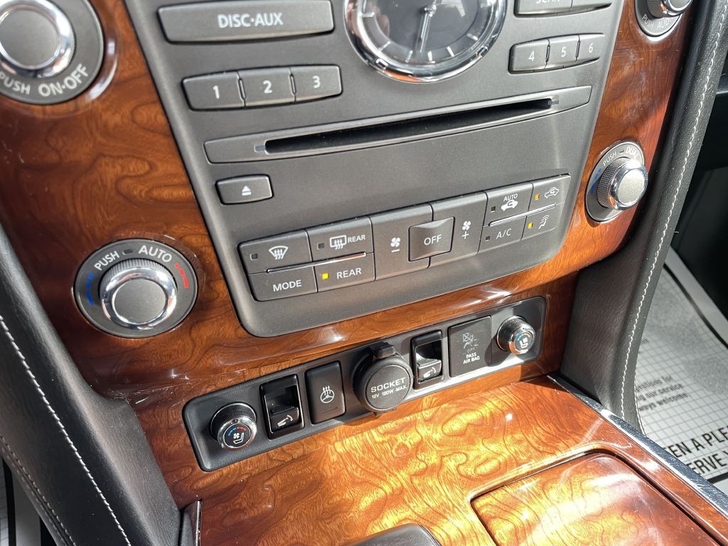 2016 INFINITI QX80 Image 18