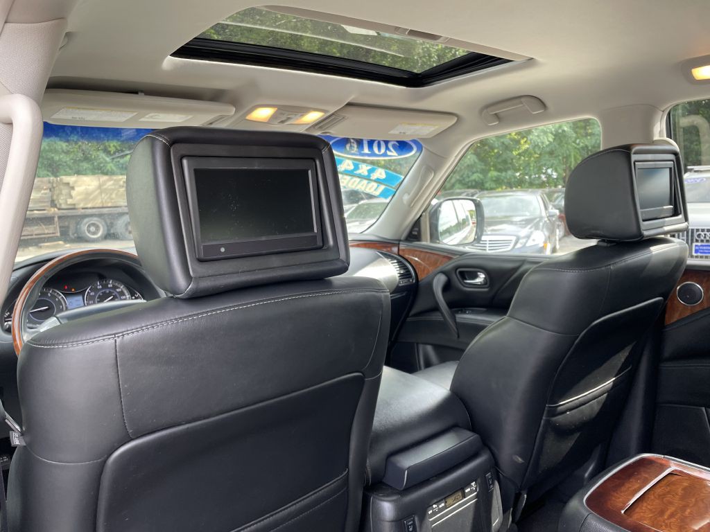 2016 INFINITI QX80 Image 28