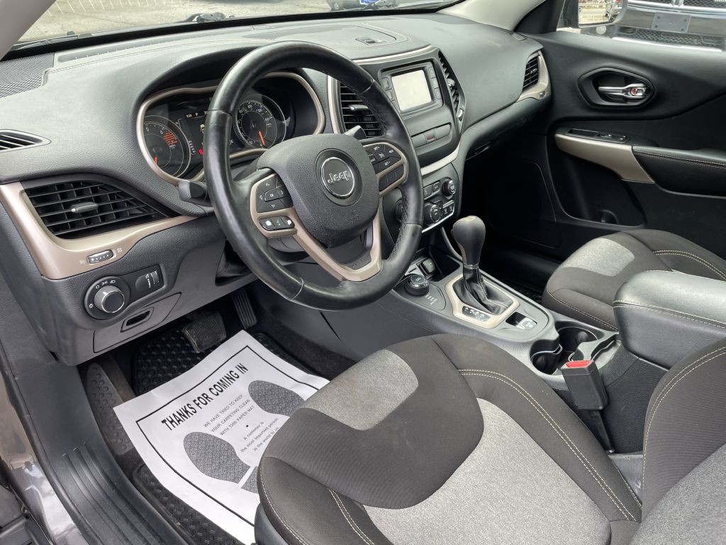 2017 Jeep Cherokee Image 17
