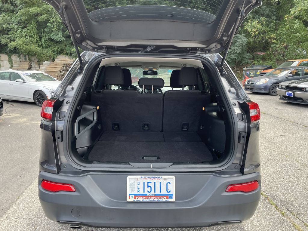 2017 Jeep Cherokee Image 25