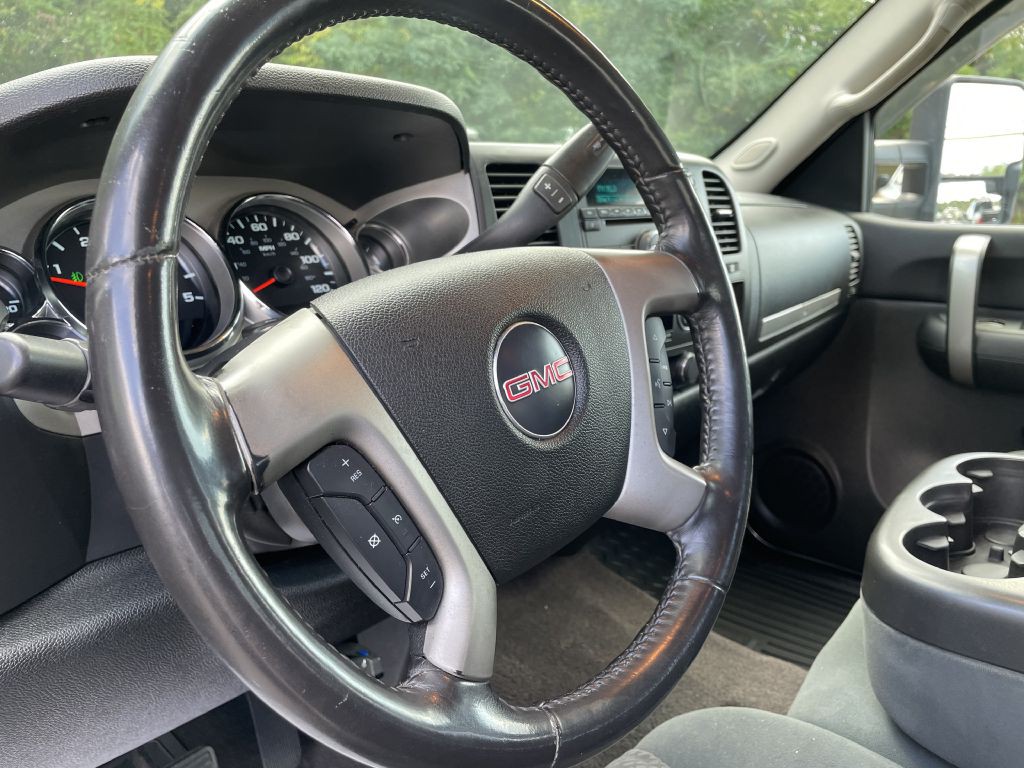 2008 GMC Sierra Image 17