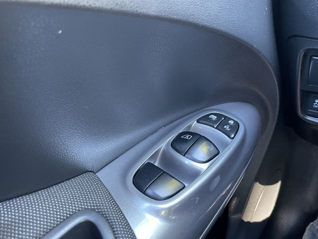2011 Nissan Juke Image 15