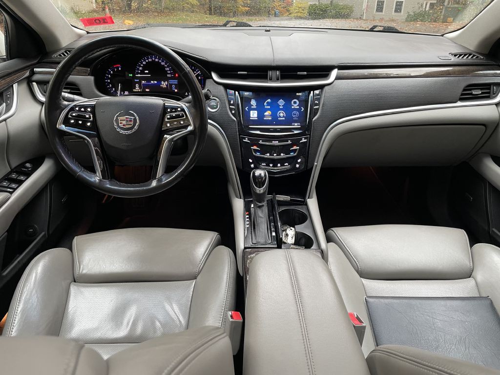 2013 Cadillac XTS Image 10