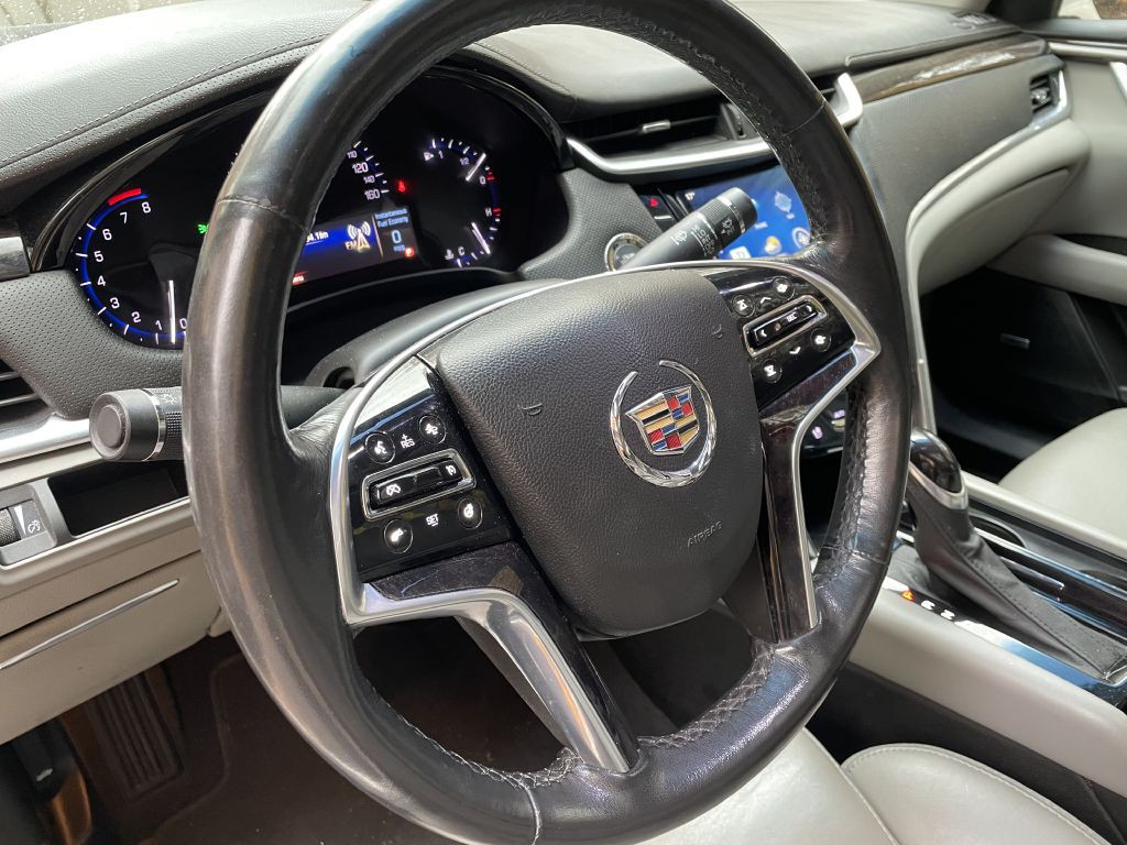 2013 Cadillac XTS Image 11