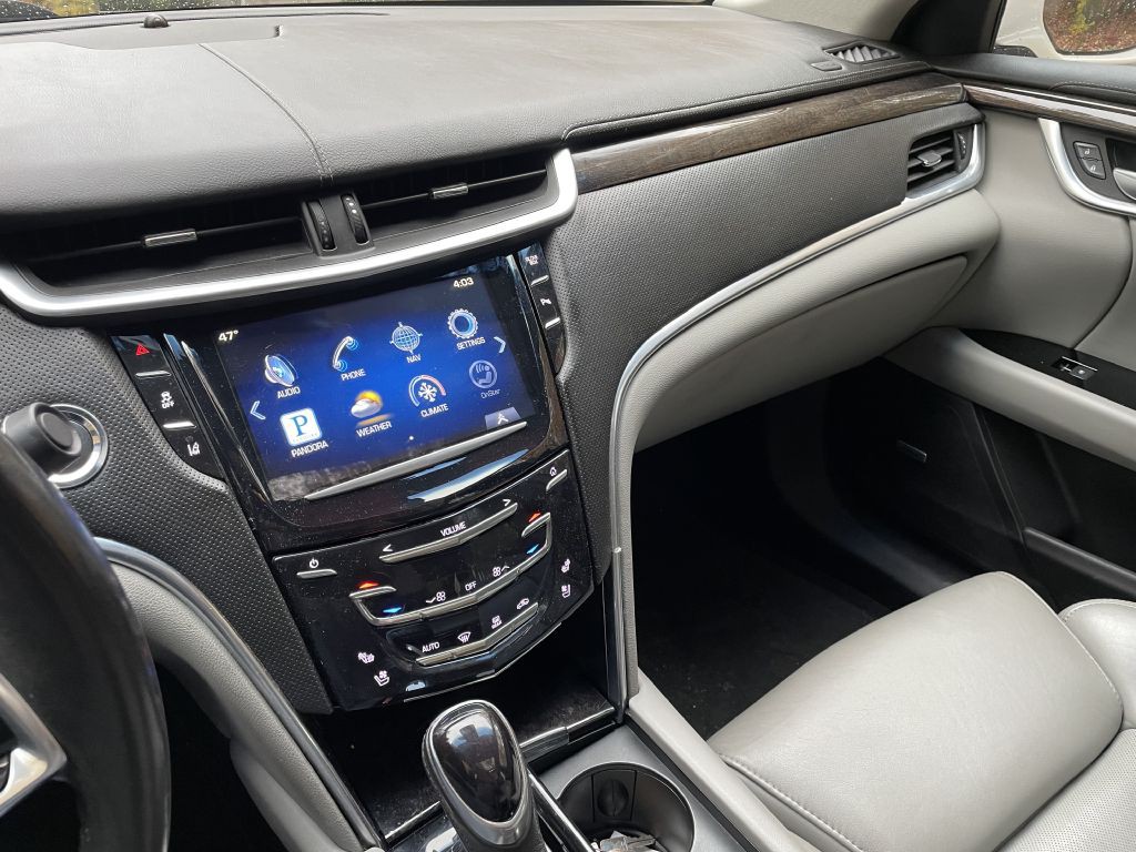 2013 Cadillac XTS Image 13