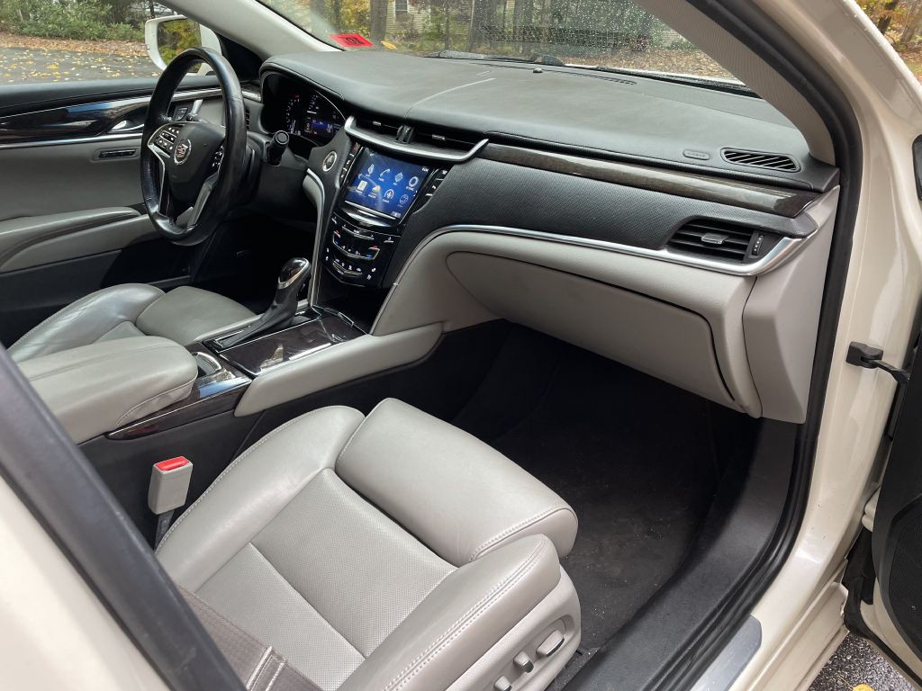 2013 Cadillac XTS Image 19