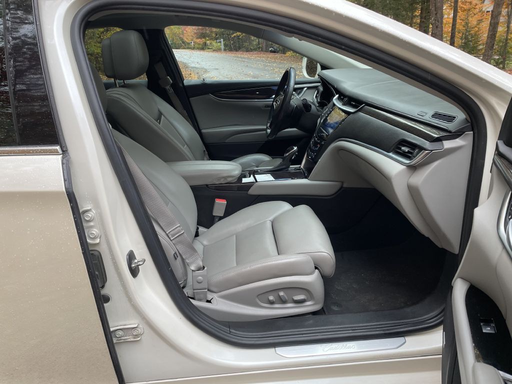 2013 Cadillac XTS Image 20