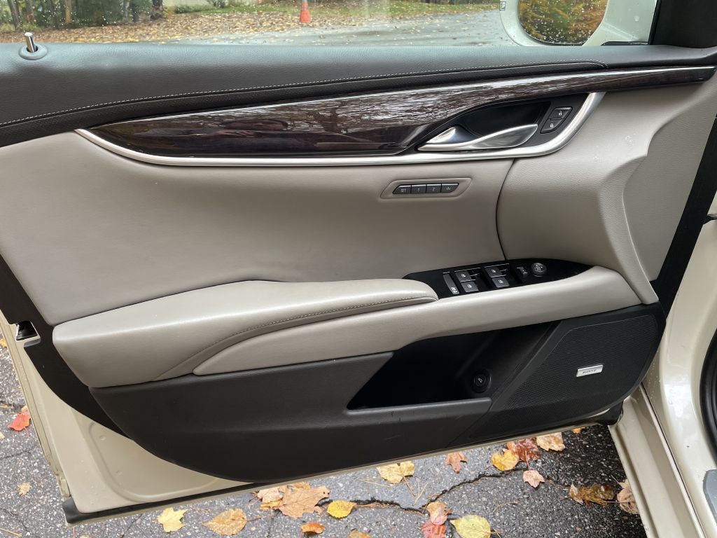 2013 Cadillac XTS Image 23