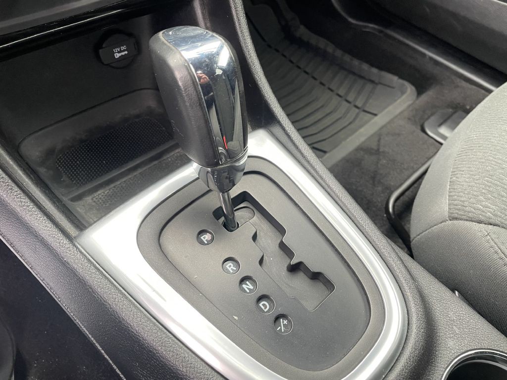 2011 Chrysler 200 Image 17