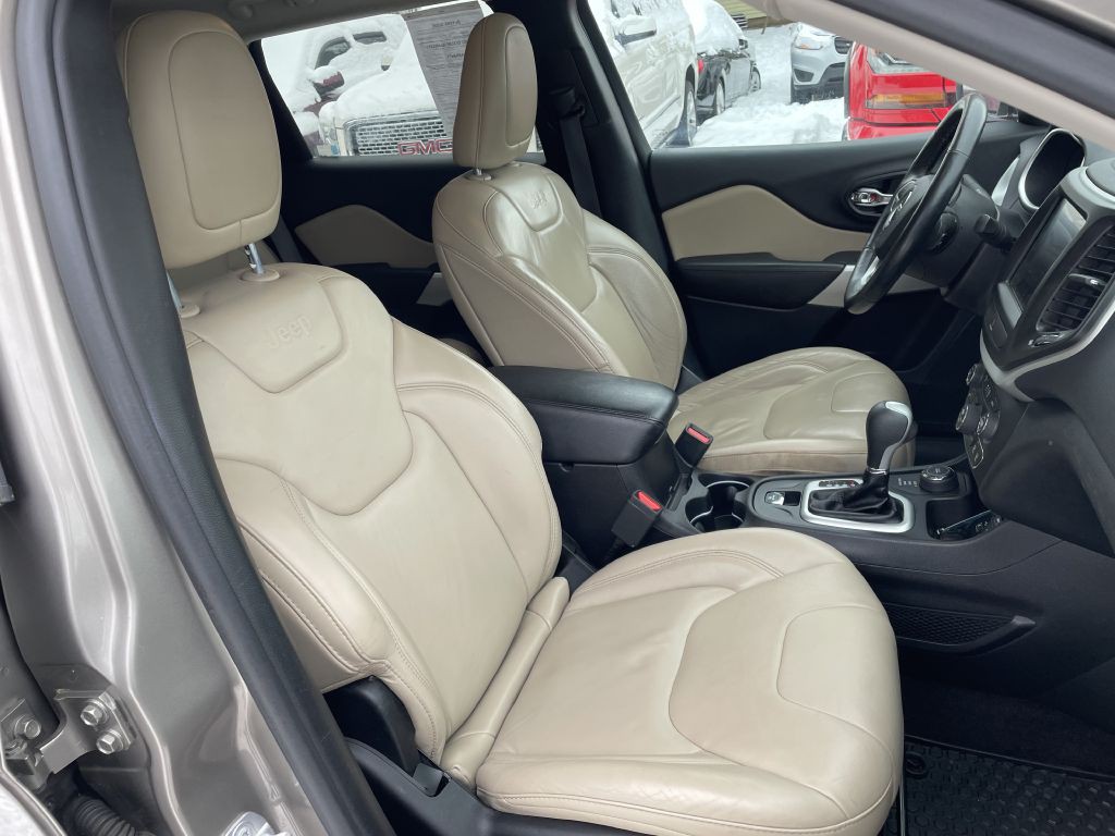 2017 Jeep Cherokee Image 21