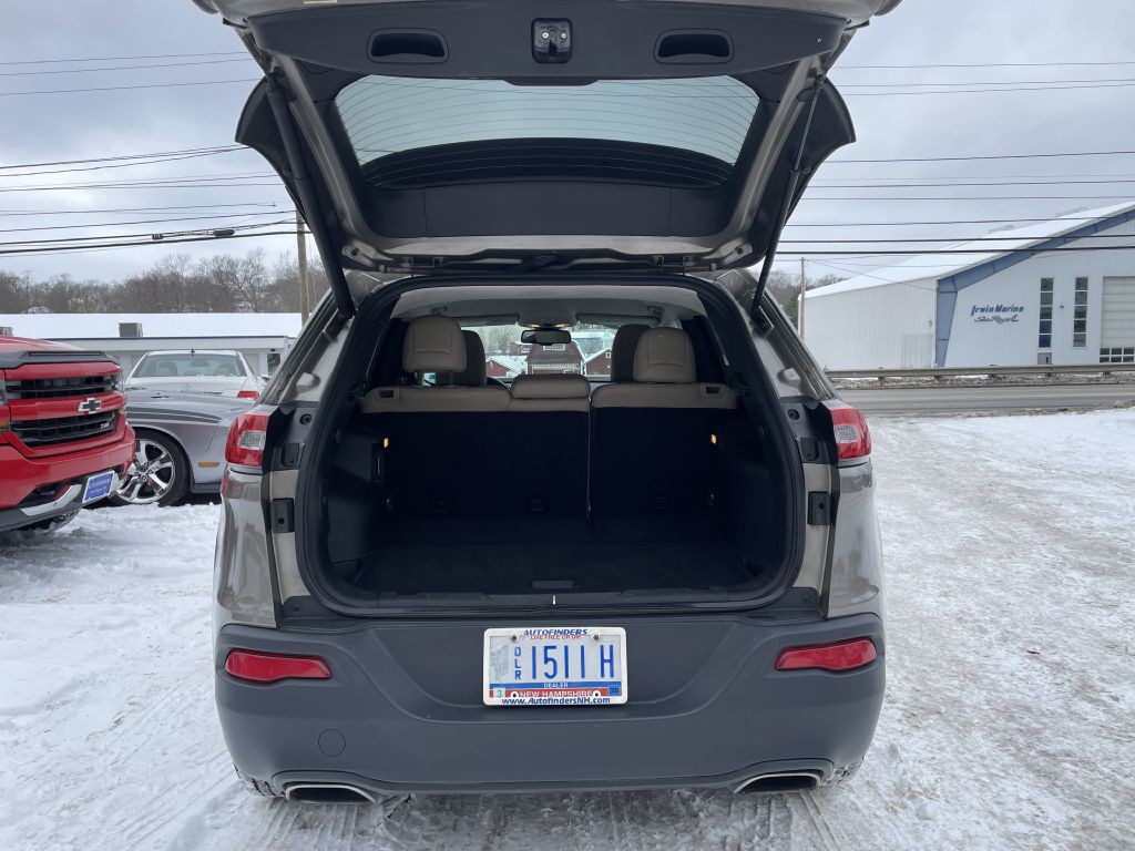 2017 Jeep Cherokee Image 24