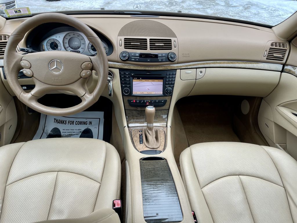2009 Mercedes-Benz E-Class Image 11