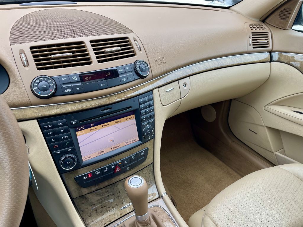 2009 Mercedes-Benz E-Class Image 14