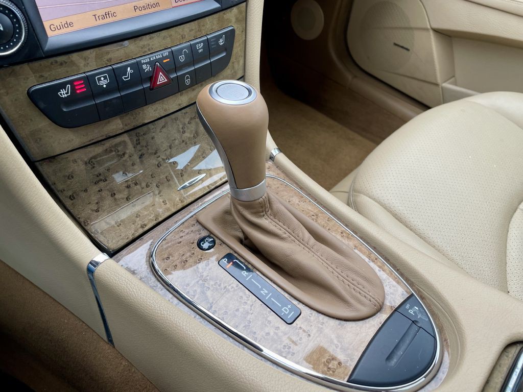 2009 Mercedes-Benz E-Class Image 15