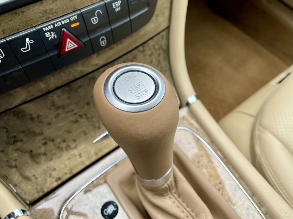 2009 Mercedes-Benz E-Class Image 16