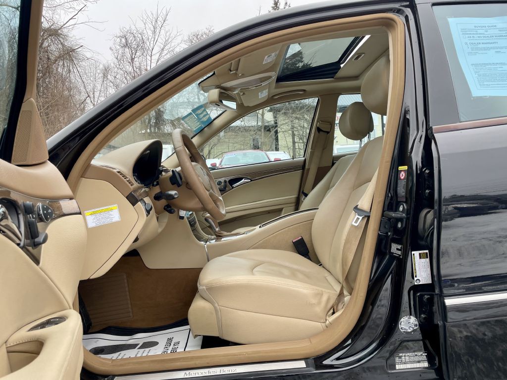 2009 Mercedes-Benz E-Class Image 21